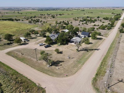/international/us/3798-184th-russell-ks-110119730026/