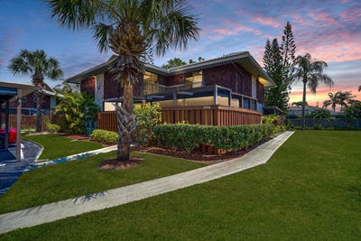 /international/us/3201-se-guenevere-a-lane-port-saint-lucie-fl-110098854082/