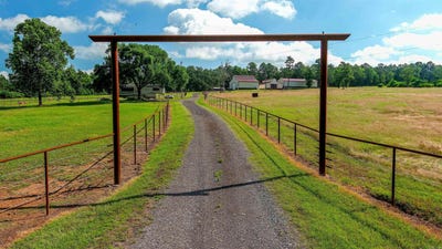 /international/us/15350-bailey-branch-road-danville-ar-110106556902/