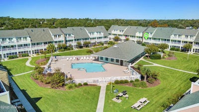 /international/us/9201-coast-guard-road-emerald-isle-nc-110098664789/