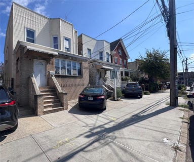 /international/us/5515-69th-place-maspeth-ny-110102257529/