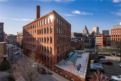 /international/us/116-chestnut-street-providence-ri-110107383245/