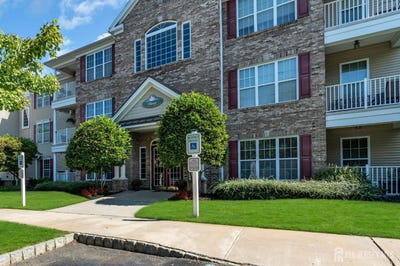 /international/us/313-sophee-lane-lakewood-nj-110119959114/