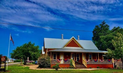 /international/us/1307-wright-street-llano-tx-110107824037/