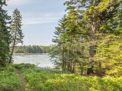 /international/us/70-island-retreat-road-swans-island-me-110102360338/
