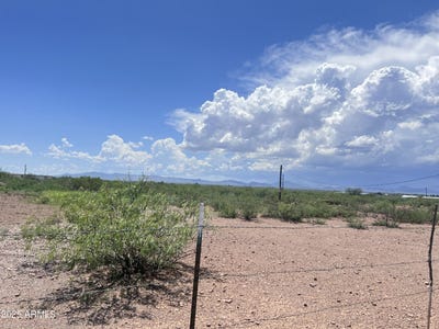 /international/us/2071-w-dove-lane-douglas-az-110100563163/?lang=en