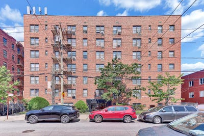 /international/us/1040-neilson-street-far-rockaway-ny-110110017157/