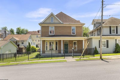/international/us/702-benoni-avenue-fairmont-wv-110108444303/