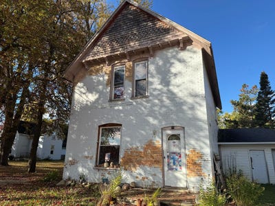 /international/us/140-s-main-street-carsonville-mi-110103169785/