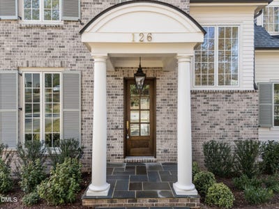 /international/us/126-e-drewry-lane-raleigh-nc-110105020447/