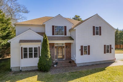 /international/us/2-centerville-avenue-centerville-ma-110098848375/