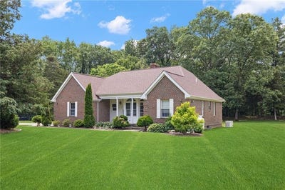 /international/us/2225-providence-pike-north-smithfield-ri-110107510889/