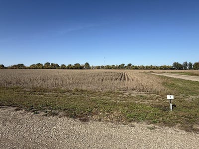 /international/us/2490-howling-woods-lane-aberdeen-sd-110120488448/