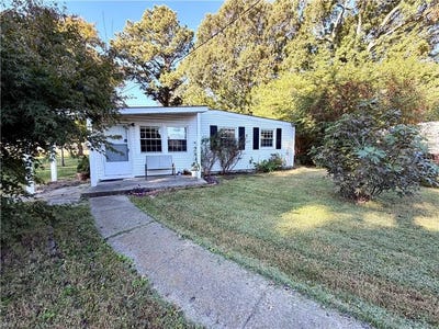 /international/us/2610-cayce-court-chesapeake-va-110120888411/