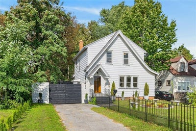 /international/us/374-stone-road-rochester-ny-110120408870/