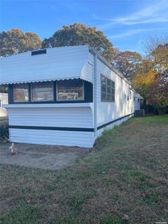 /international/us/1661-old-country-road-riverhead-ny-110096113989/