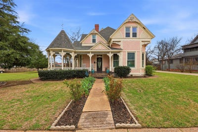 /international/us/306-e-tarrant-street-bowie-tx-110106440477/