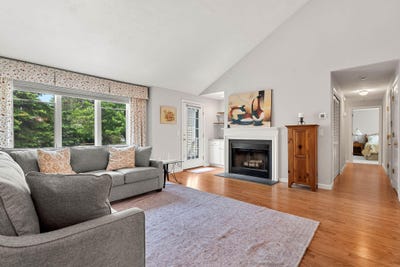 /international/us/5-woods-edge-lane-mashpee-ma-110108349117/