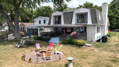 /international/us/2308-n-sullivan-court-monticello-in-110096221422/