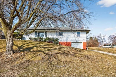 /international/us/8912-tretbaugh-drive-bloomington-mn-110106183456/