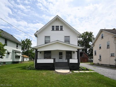 /international/us/221-e-2nd-street-girard-oh-110109189929/