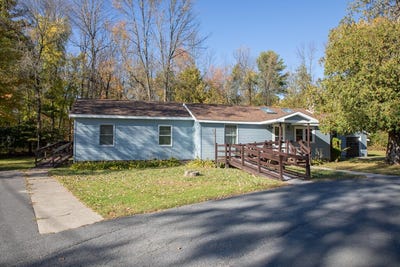 /international/us/665-point-road-willsboro-ny-110095419070/