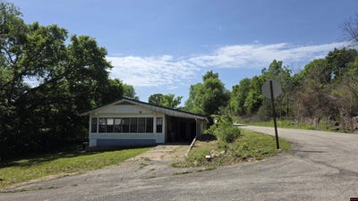 /international/us/317-w-5th-street-yellville-ar-110107992089/
