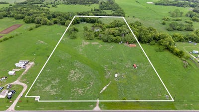 /international/us/8248-farm-road-2653-s-cumby-tx-110107398451/