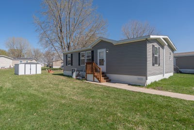 /international/us/923-hamlet-circle-lakeville-mn-110107548156/