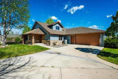/international/us/10-river-rock-road-sheridan-wy-110106926515/