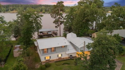 /international/us/2118-w-lake-drive-gladewater-tx-110108683634/