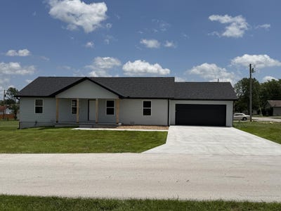 /international/us/830-birch-street-buffalo-mo-110108751382/