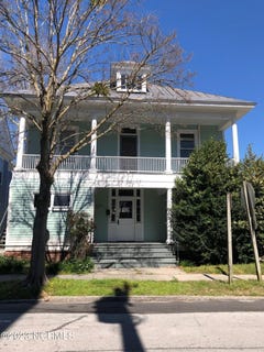 /international/us/412-johnson-street-new-bern-nc-110108032625/