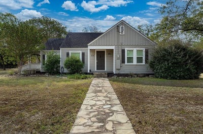 /international/us/414-east-eblin-street-la-grange-tx-110120450187/