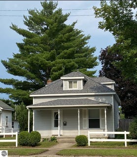/international/us/518-n-michigan-avenue-big-rapids-mi-110099477934/