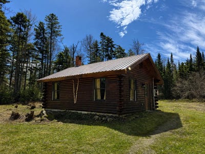 /international/us/975-newark-pond-road-newark-vt-110106955255/