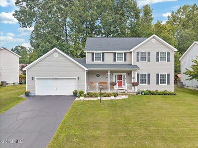 /international/us/22-domenico-drive-glenmont-ny-110119606254/