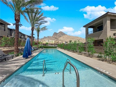 /international/us/11469-panoledge-avenue-las-vegas-nv-110100986477/