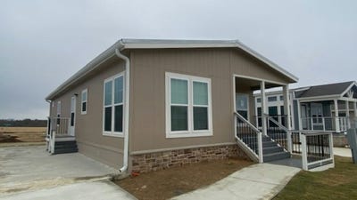 /international/us/31-tranquility-trails-way-willis-tx-110100328739/