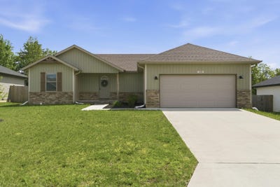 /international/us/108-e-rosalie-street-strafford-mo-110108017942/