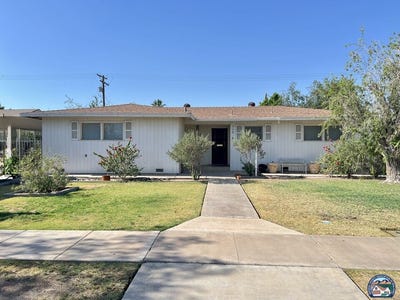 /international/us/745-w-desert-gardens-dr-el-centro-ca-110108142817/
