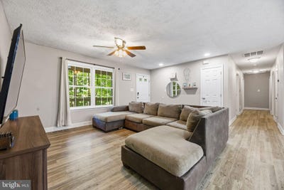 /international/us/12418-red-rock-court-lusby-md-110108604174/