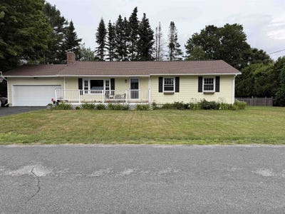/international/us/12-meadow-drive-springfield-vt-110101006921/