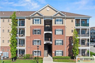 /international/us/547-e-celebration-way-south-plainfield-nj-110107695718/