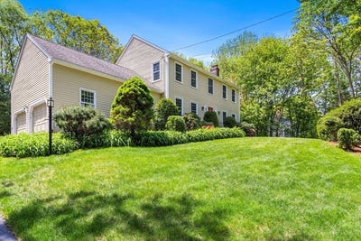 /international/us/10-jacks-way-franklin-ma-110108472870/