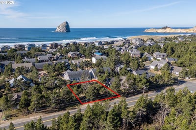 /international/us/13700-cape-kiwanda-dr-pacificcity-or-110105021188/