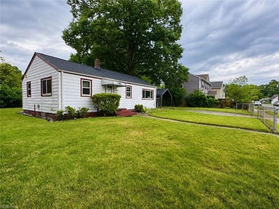 /international/us/8045-merritt-street-norfolk-va-110108408725/