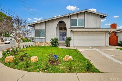 /international/us/18102-hatteras-tarzana-ca-110106025285/