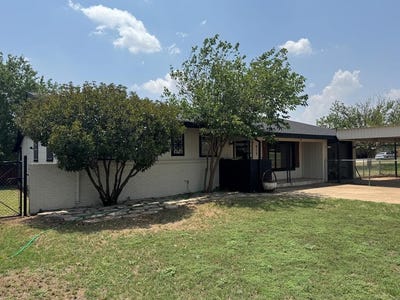 /international/us/915-e-9th-st-colorado-city-tx-110106377303/