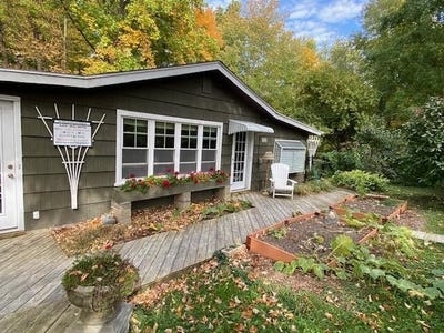/international/us/838-mason-street-saugatuck-mi-110106723555/